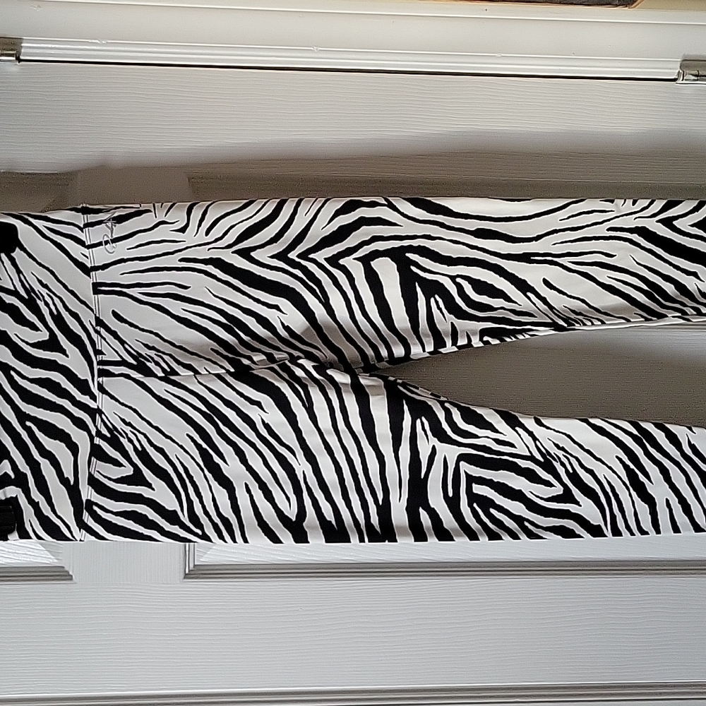 💥 NWOT Beautiful Zebra Print Set 💥 - Picture 12 of 17